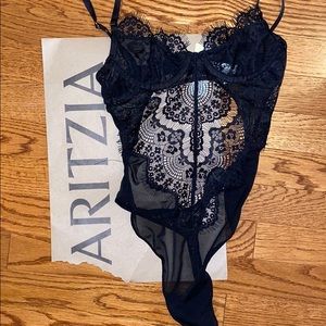 NEW WITH TAGS ARITZIA BODYSUIT